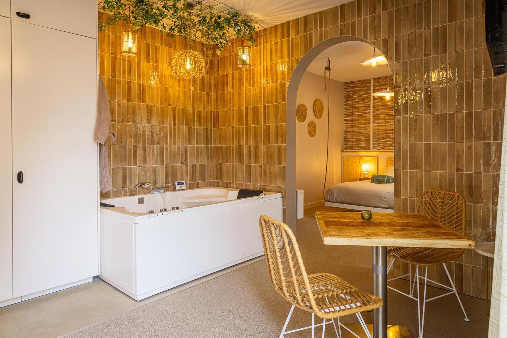 Love Room Suite Bali - Auray En Bretagne Brech Eksteriør billede