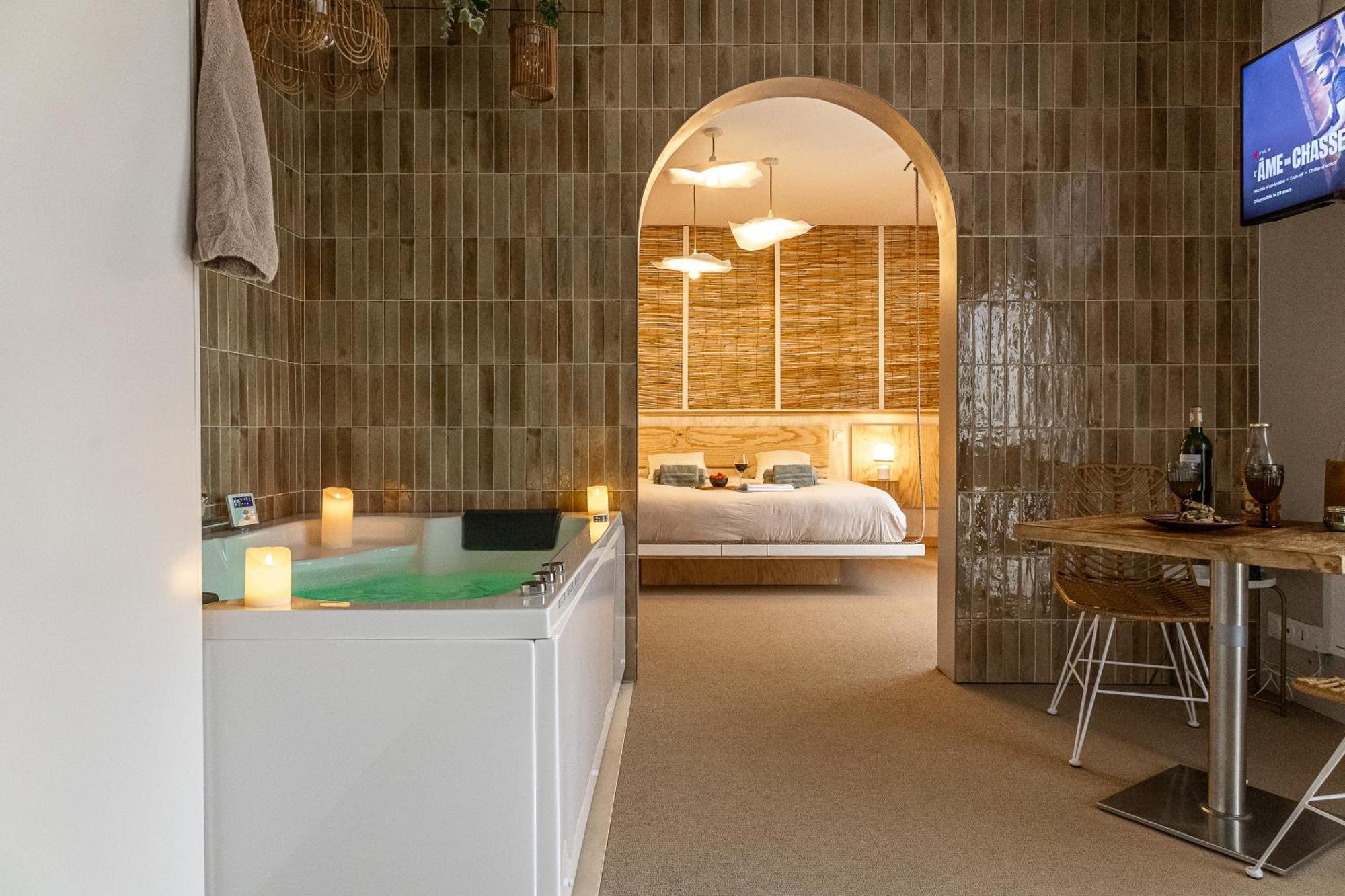 Love Room Suite Bali - Auray En Bretagne Brech Eksteriør billede